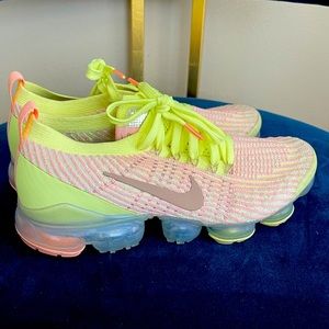 Nike VaporMax 9.5 in pink and fluorescent yellow